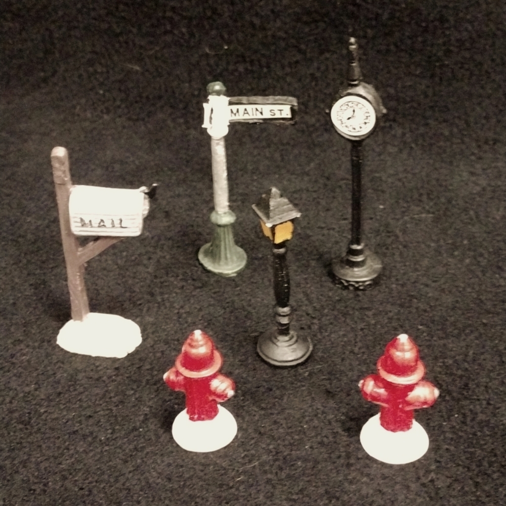 Dept 56 set of street accessories